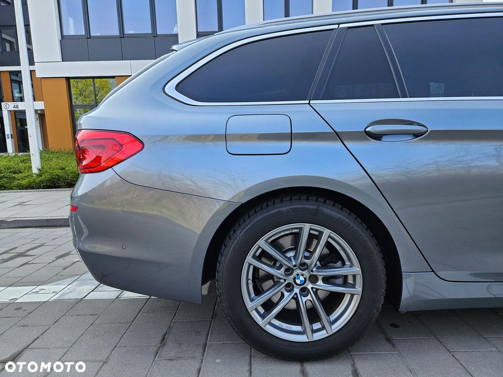 BMW Seria 5 520d xDrive Luxury Line - 7