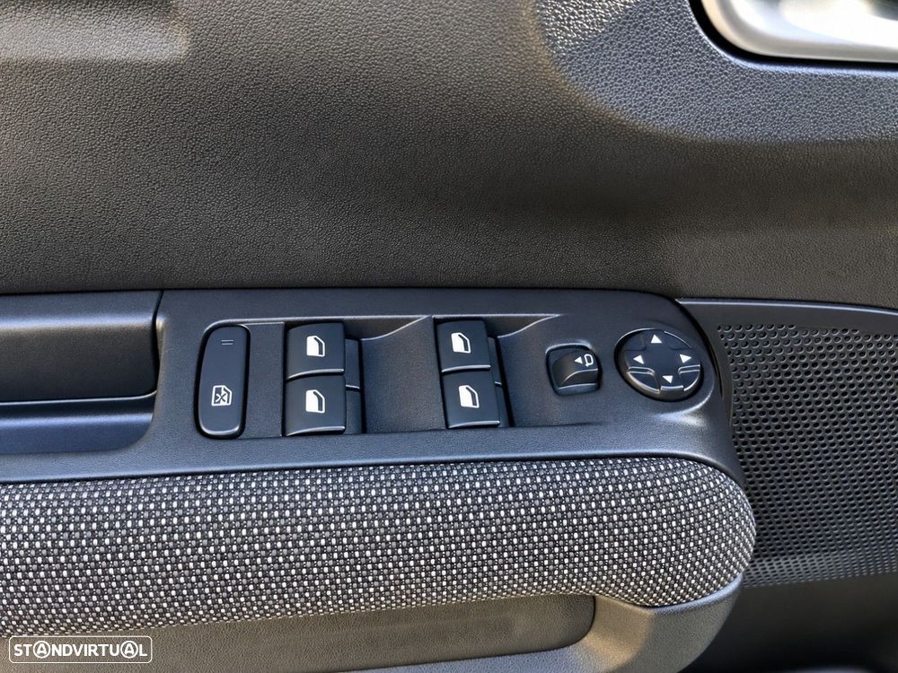 Citroën C3 Aircross 1.2 PureTech Shine Pack - 21