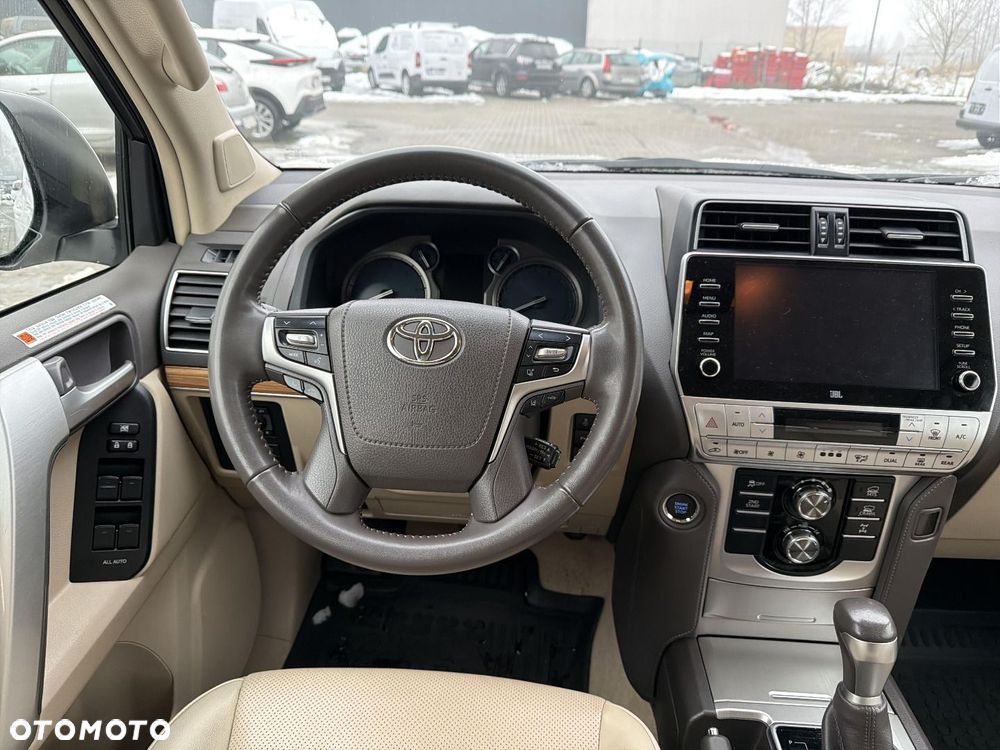 Toyota Land Cruiser - 11