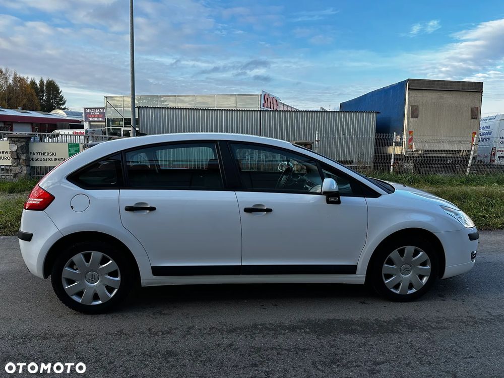Citroën C4 1.4 16V Style - 16