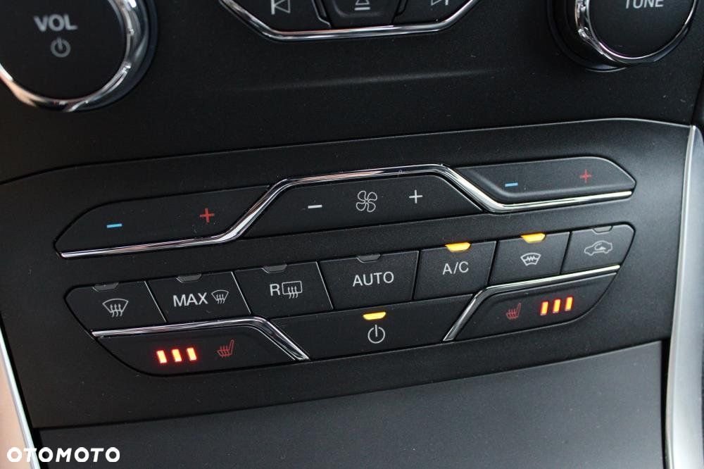 Ford S-Max - 25