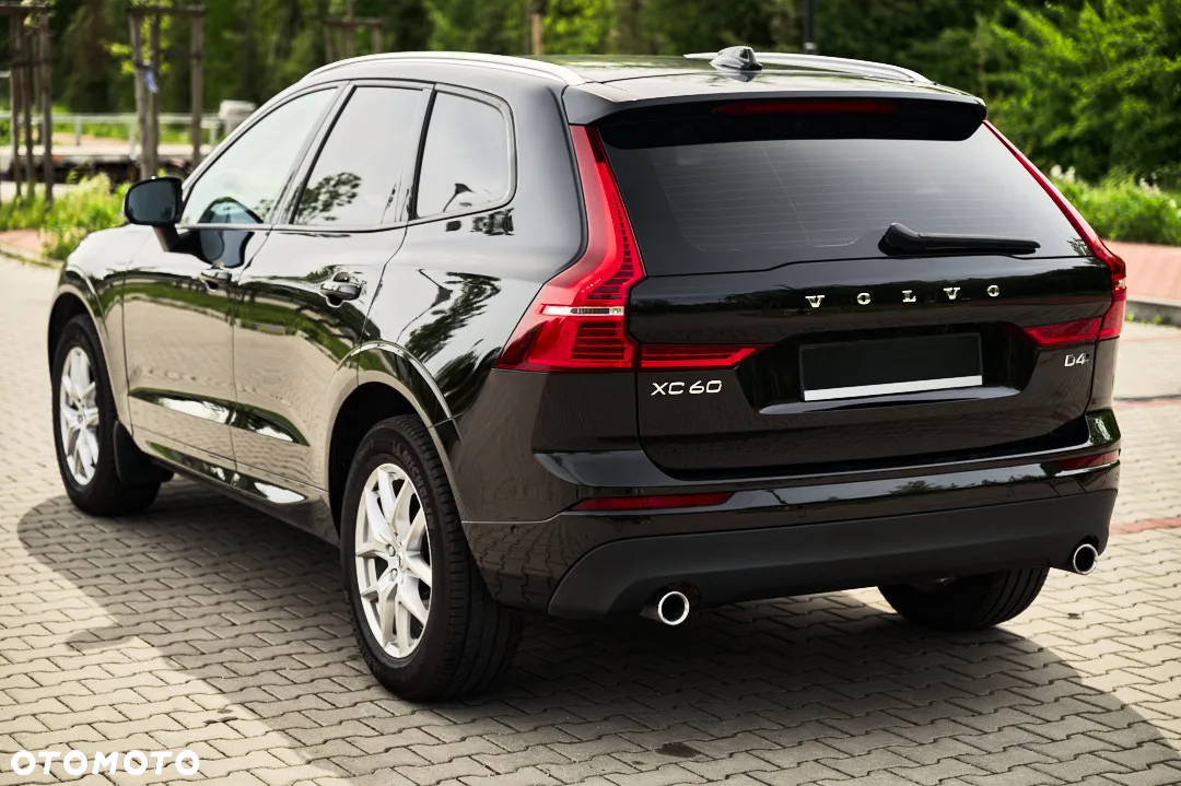Volvo XC 60 D4 Momentum Pro - 16