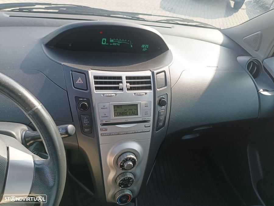 Toyota Auris 1.4 D-4D - 11