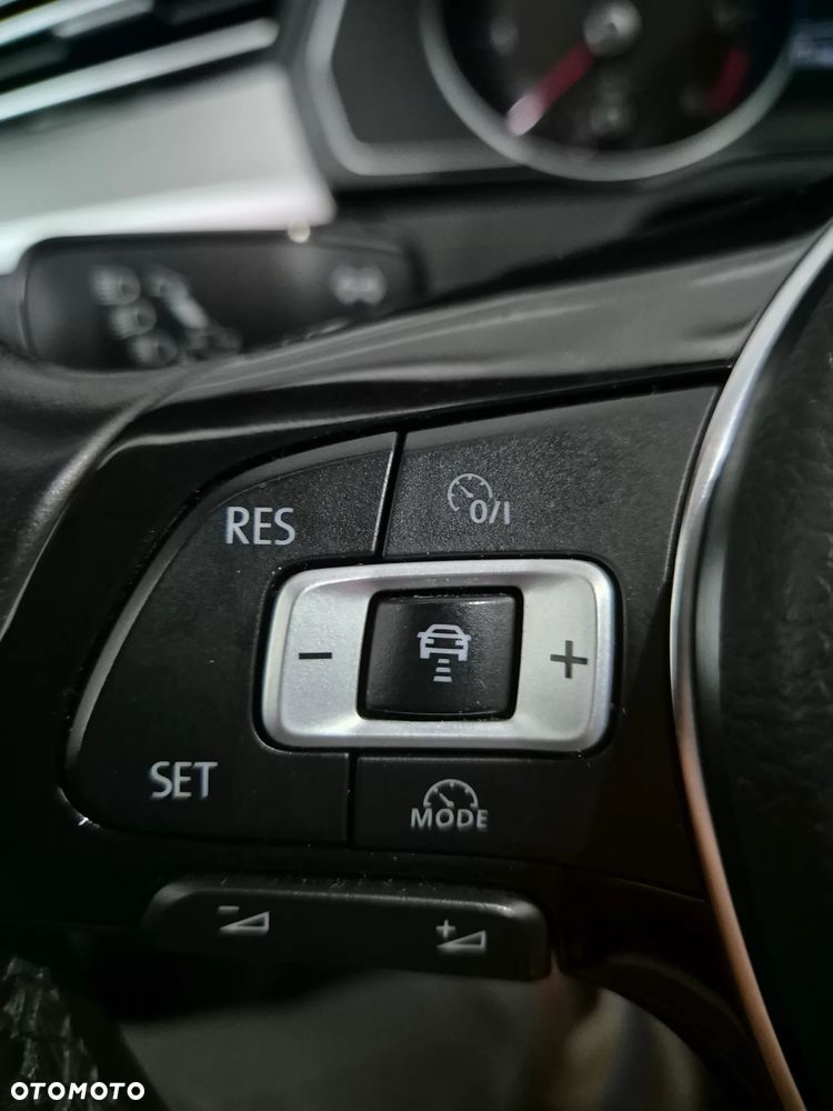 Volkswagen Passat - 14