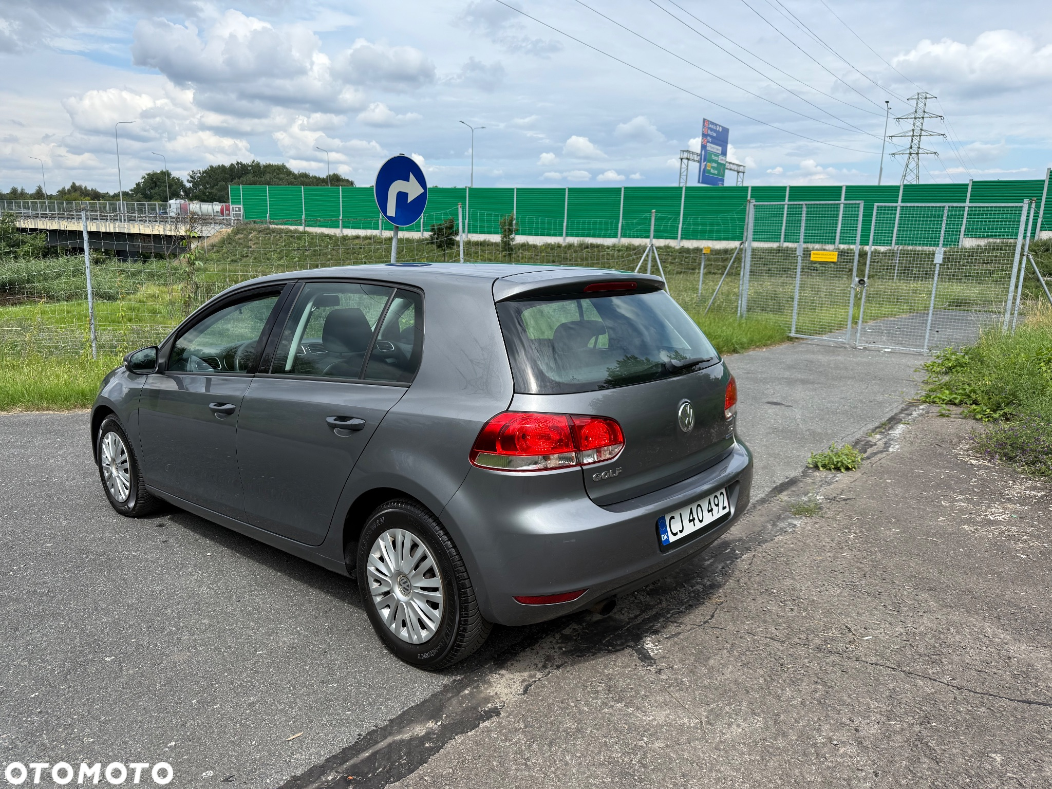 Volkswagen Golf 1.6 TDI DPF BlueMotion - 19