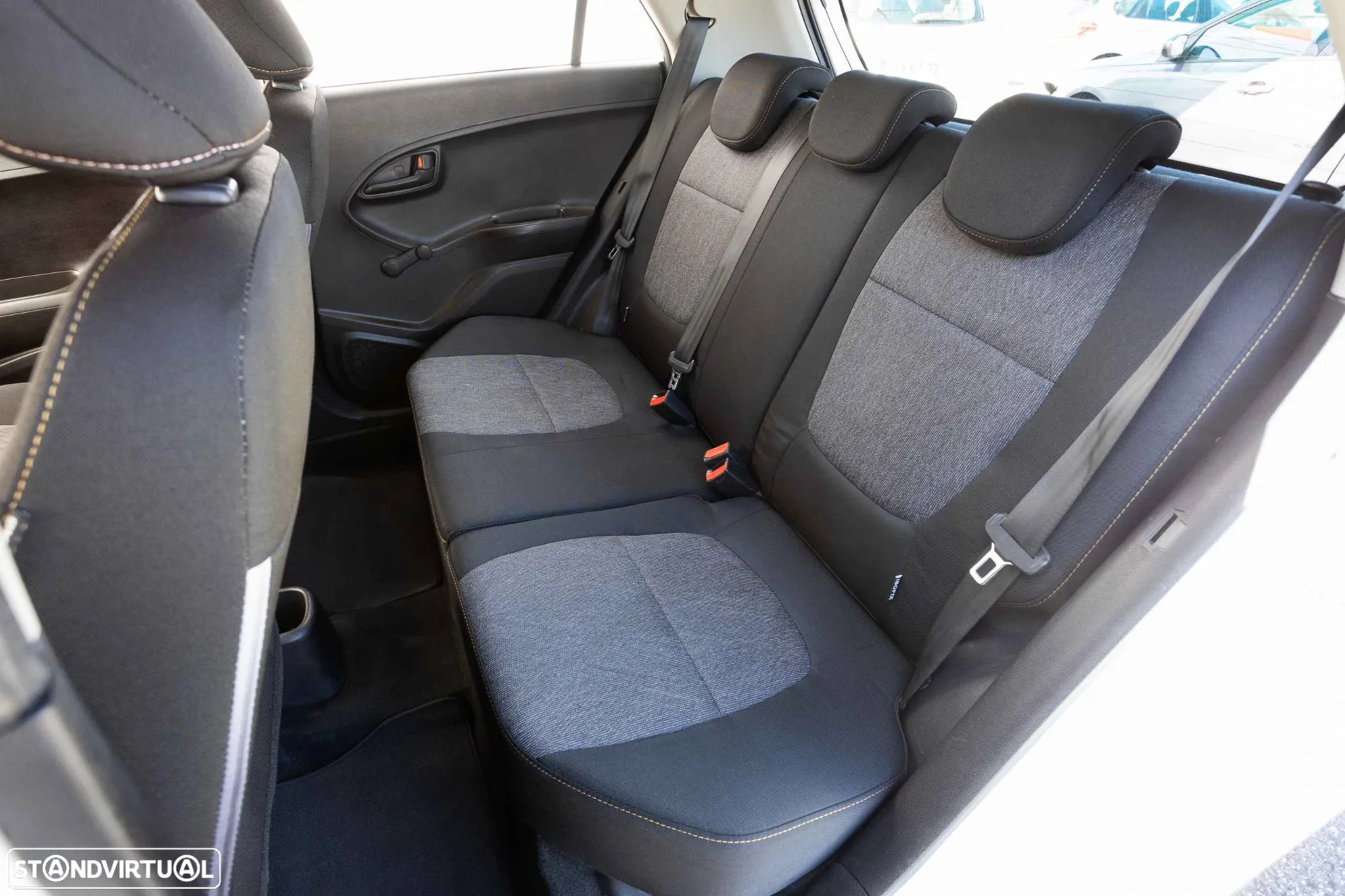 Kia Picanto 1.0 CVVT EX - 32