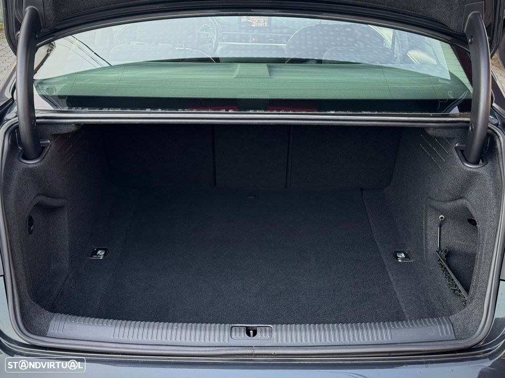 Audi A4 2.0 TDI Advance S tronic - 22