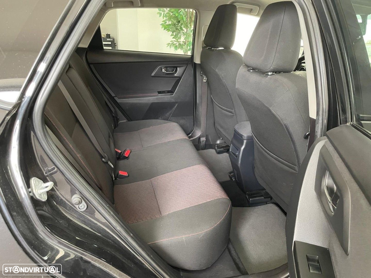 Toyota Auris 1.4 D-4D Exclusive+P.Sport - 24