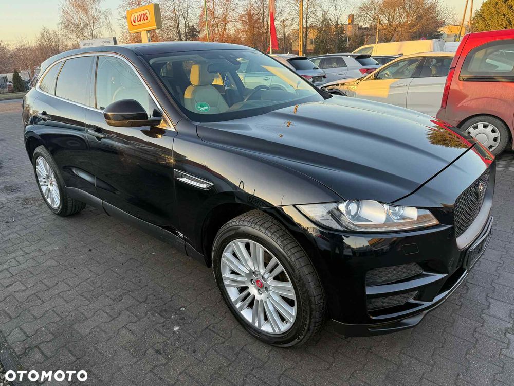 Jaguar F-Pace 20d AWD Pure - 1