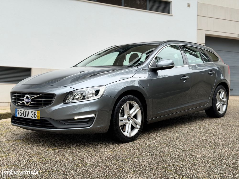 Volvo V60 2.4 D6 R-Design Mom.AWD Phev - 12