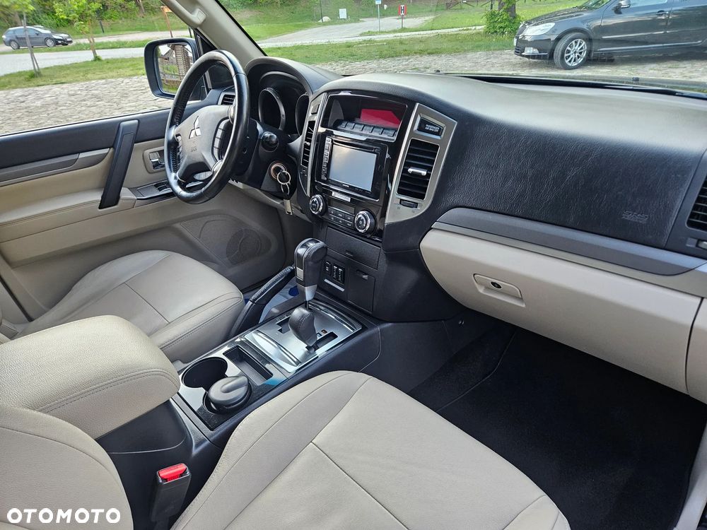 Mitsubishi Pajero 3.2 DID Instyle EU6 - 35
