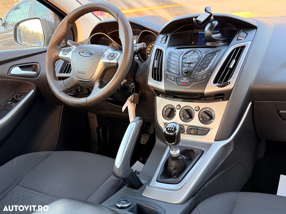 Ford Focus 1.0 EcoBoost Titanium - 18