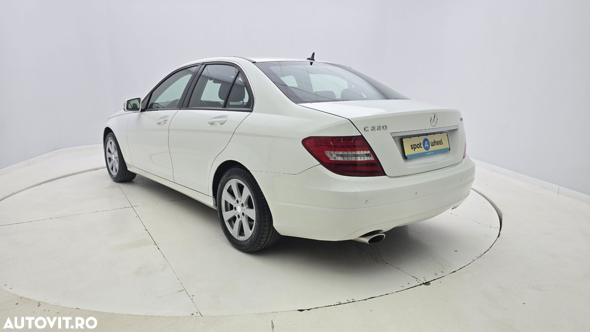 Mercedes-Benz C - 9