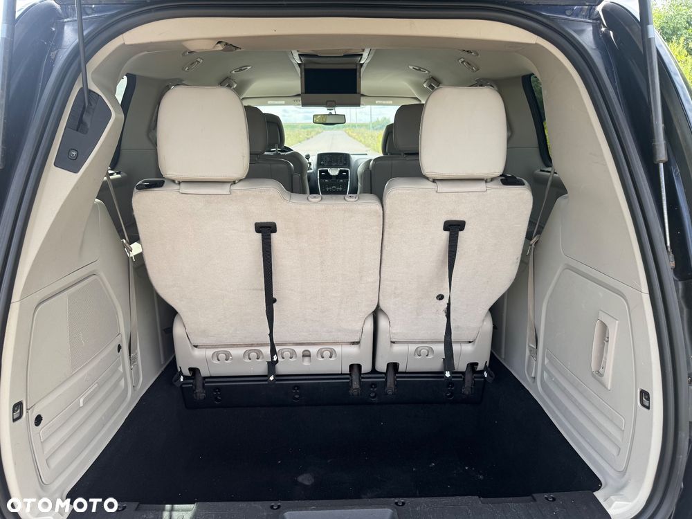 Chrysler Town & Country 3.6 Limited - 24