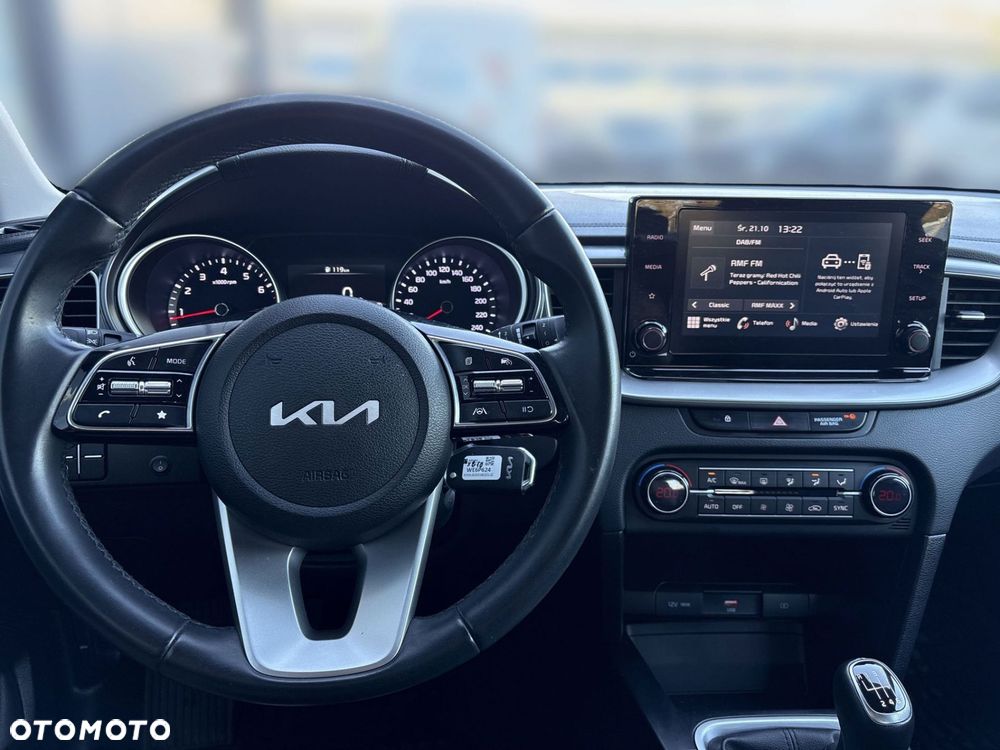 Kia Ceed - 13
