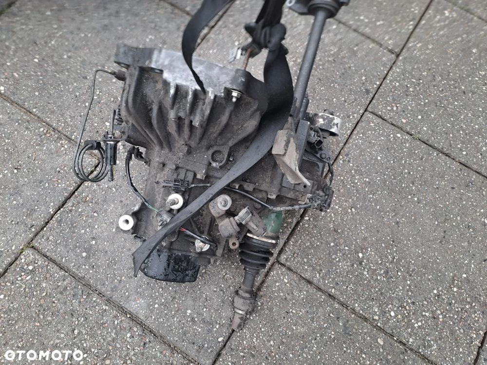 Mazda 6  1.8 16V silnik kompletny kod L8 - 9