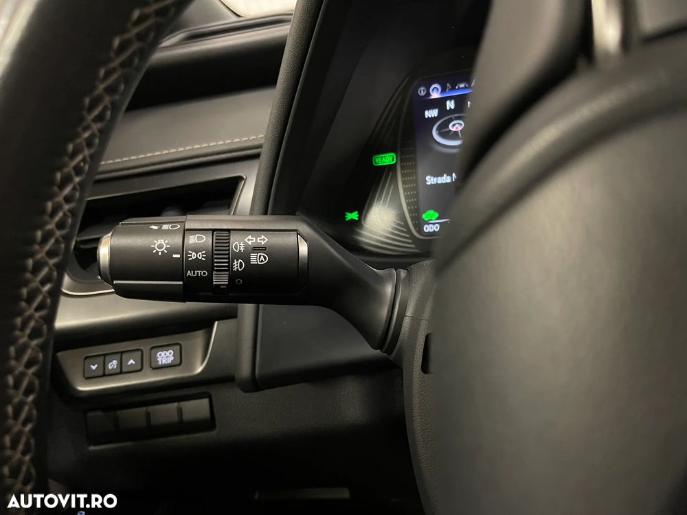 Lexus UX 250h Business Edition - 21
