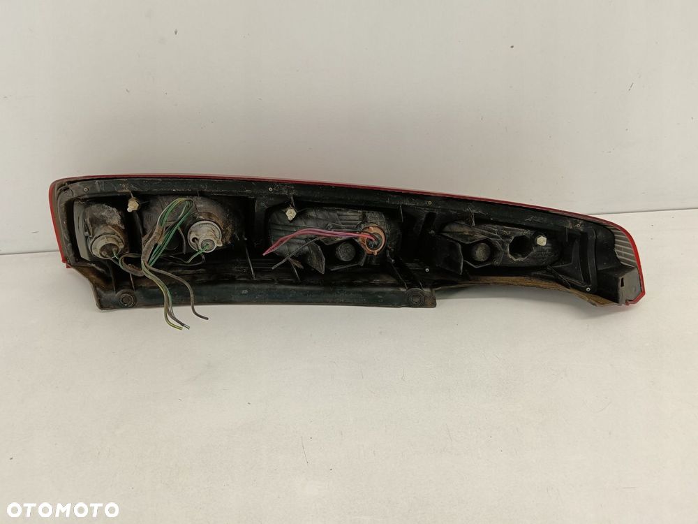 LAMPA PRAWA TYLNA TYŁ NISSAN X-TRAIL 00-07 - 4