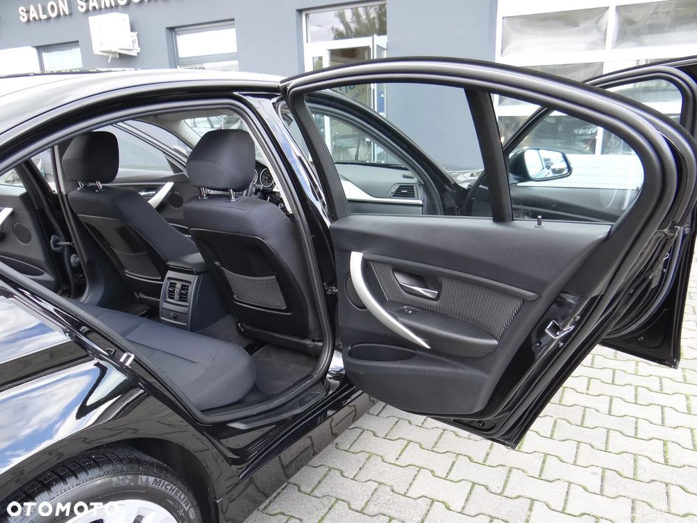 BMW Seria 3 316i Sport Line - 36