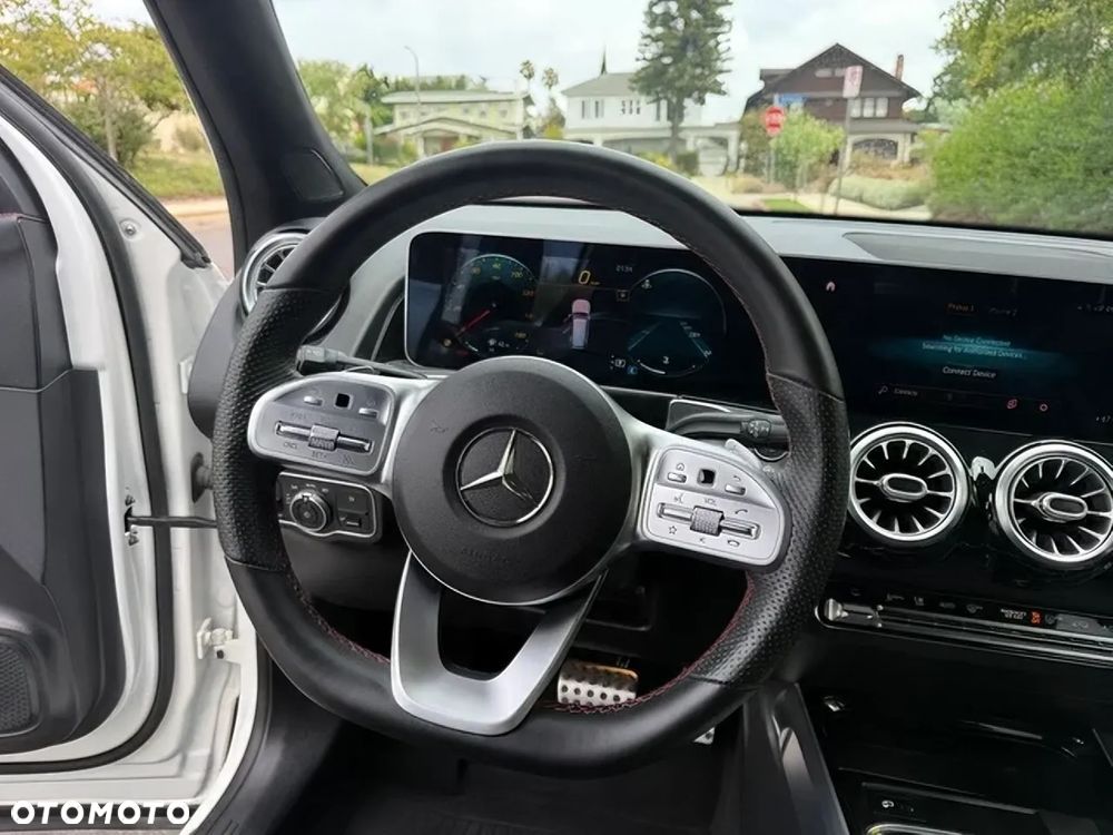 Mercedes-Benz GLB - 10