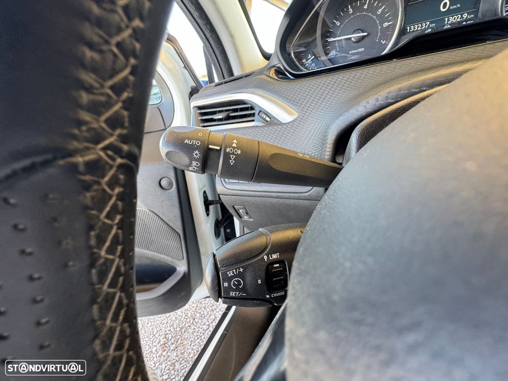 Peugeot 2008 1.2 PureTech Crossway - 14