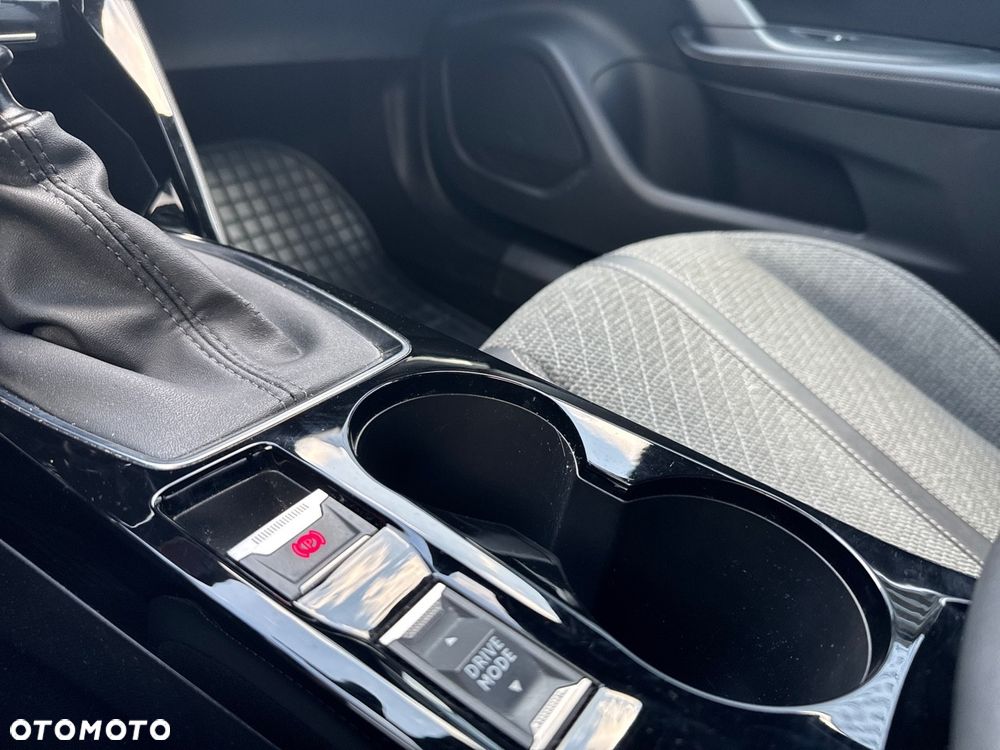 Peugeot 2008 PureTech 100 Allure S&S BVM6 - 25