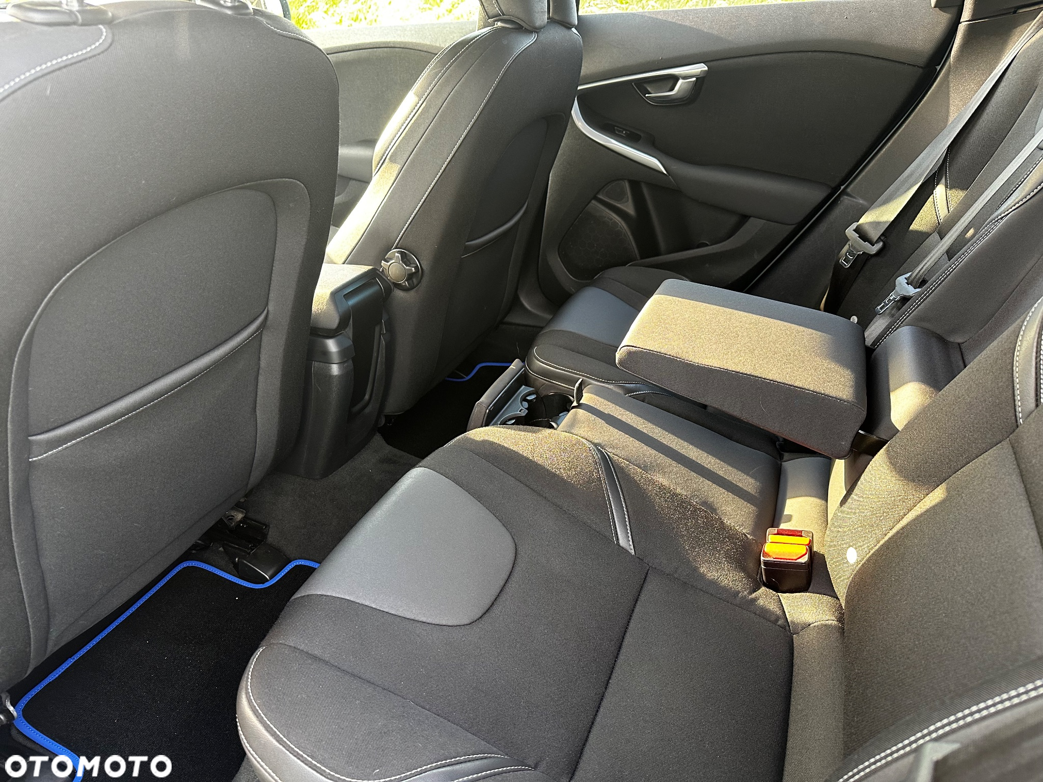 Volvo V40 D2 Drive-E Momentum - 13