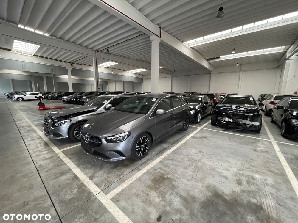 Mercedes-Benz GLA - 9