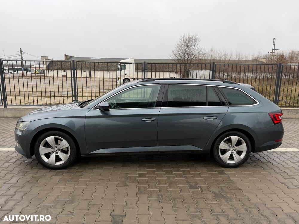 Skoda Superb Combi 2.0 TDI DSG Style - 2
