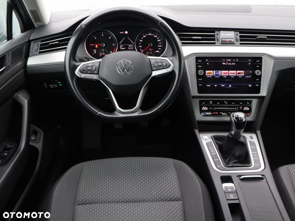 Volkswagen Passat - 9
