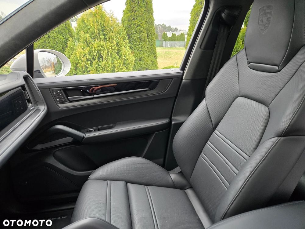 Porsche Cayenne Coupe GTS - 10