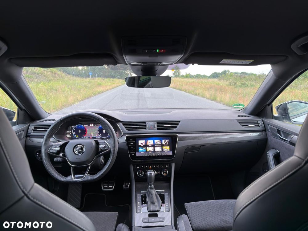 Skoda Superb 2.0 TDI DSG Sportline - 30
