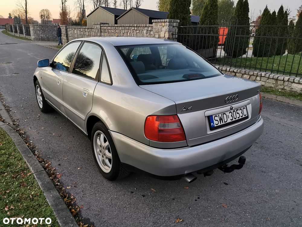 Audi A4 Limousine - 11