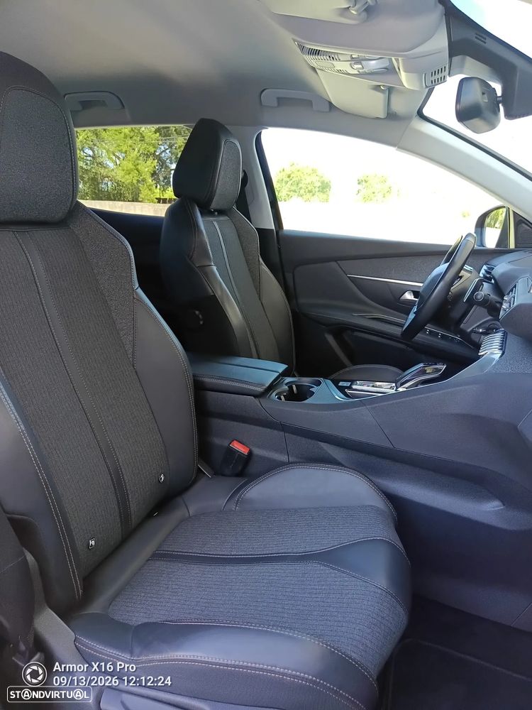 Peugeot 3008 1.2 PureTech Allure Pack EAT8 - 28