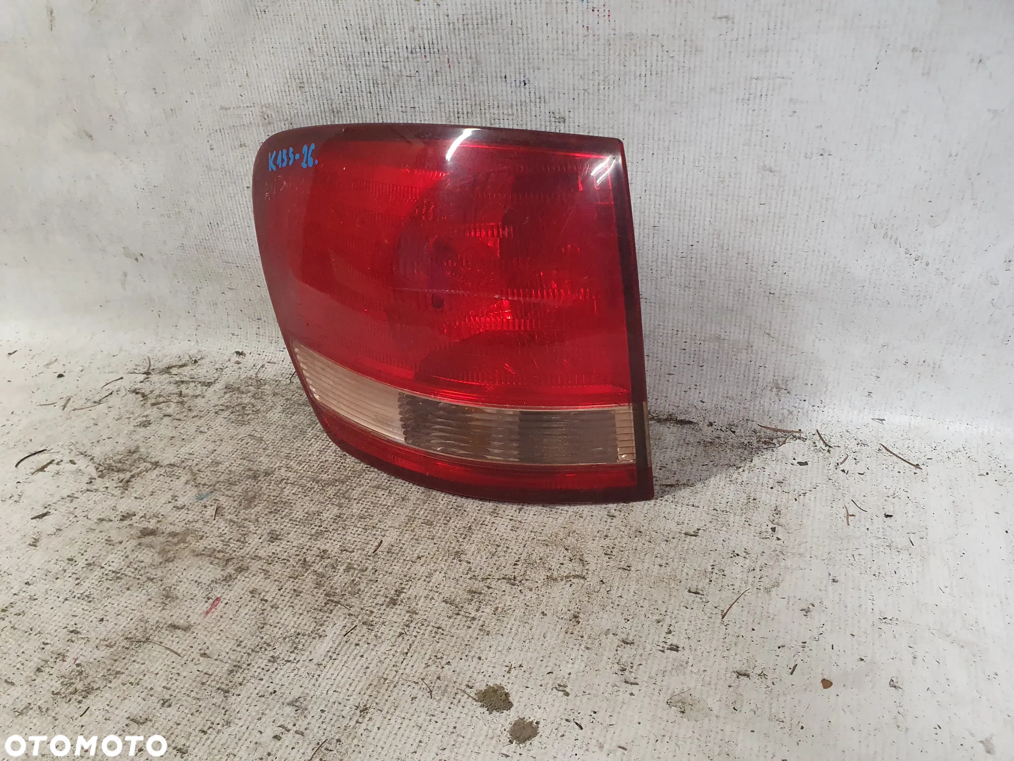 * LAMPA TYLNA LEWA TYŁ LEWO TOYOTA AVENSIS VERSO - 2