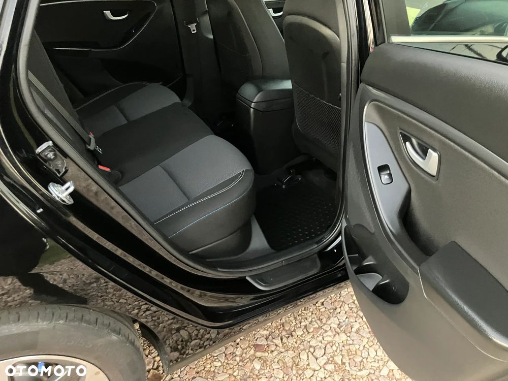 Hyundai i30 1.6 GDI BlueDrive Premium DCT - 39