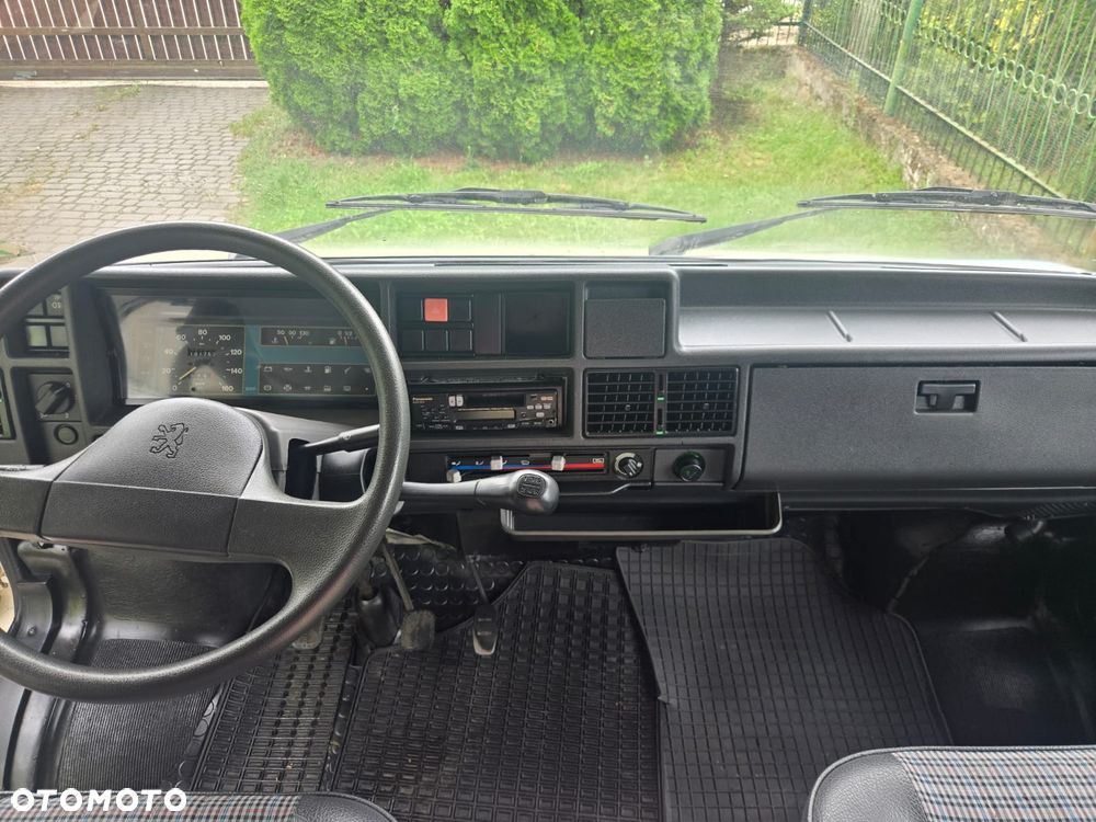 Peugeot J5 - 4