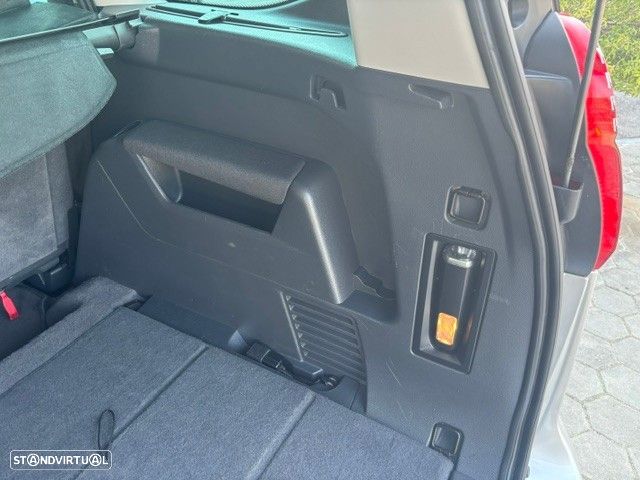 Peugeot 5008 1.6 HDi 7L Allure - 16