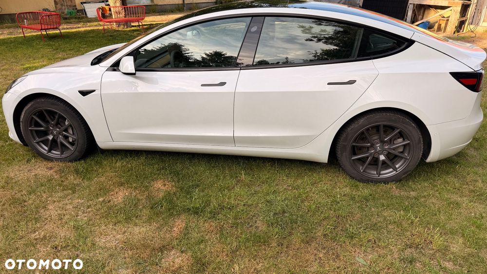 Tesla Model 3 Standard Range Plus - 4