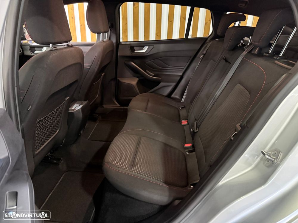 Ford Focus SW 1.0 EcoBoost MHEV ST-Line - 11