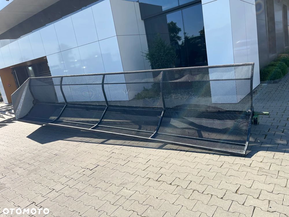 John Deere Heder 820 Wyposażenie do zbioru słonecznika 6,1m - 2