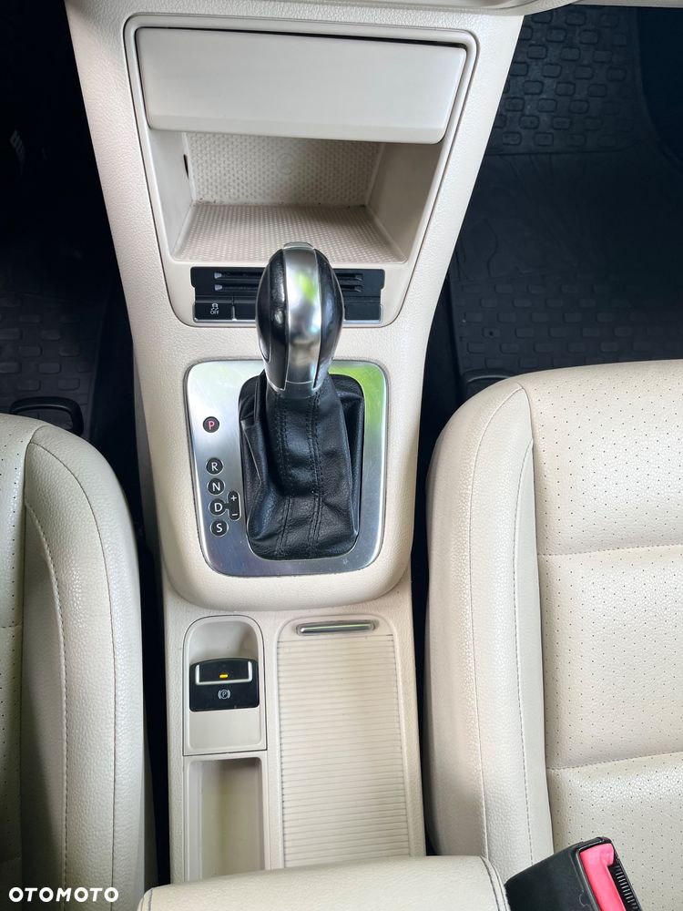 Volkswagen Tiguan - 16