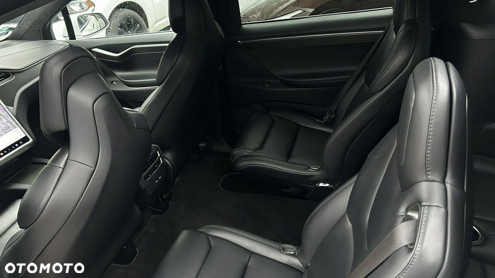 Tesla Model X - 33