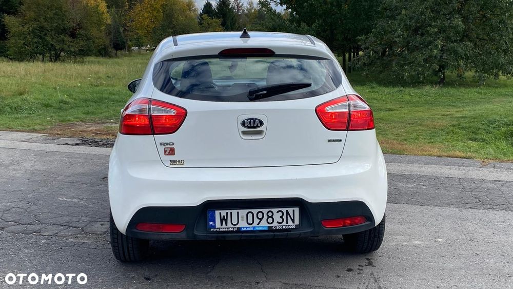 Kia Rio - 5