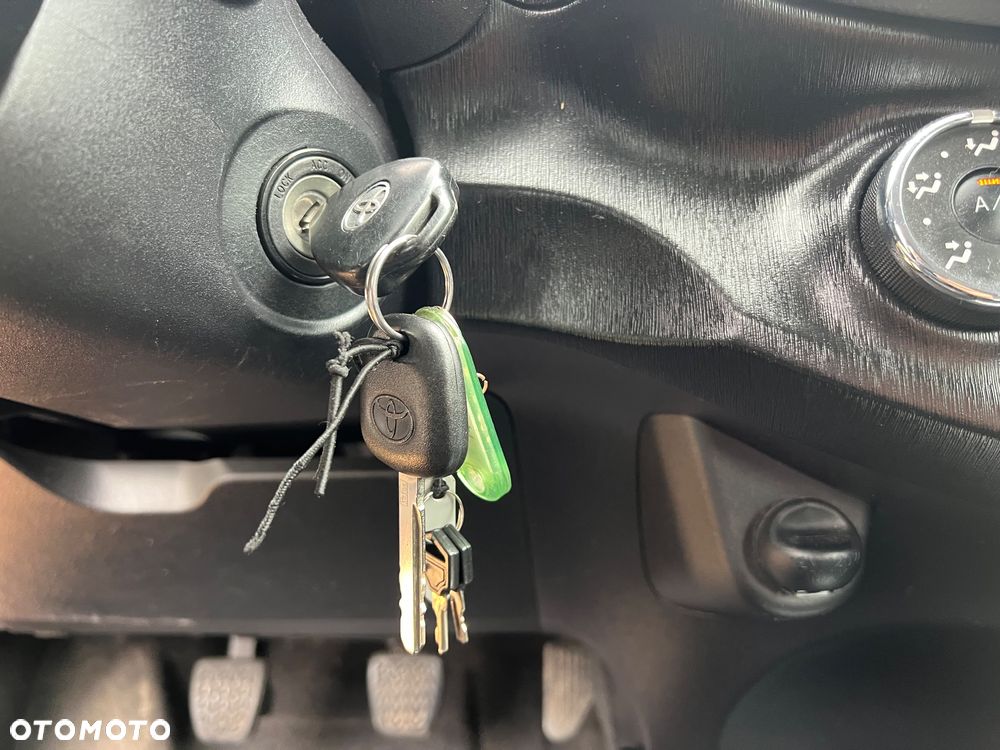 Toyota Yaris 1.0 Active EU6 - 19