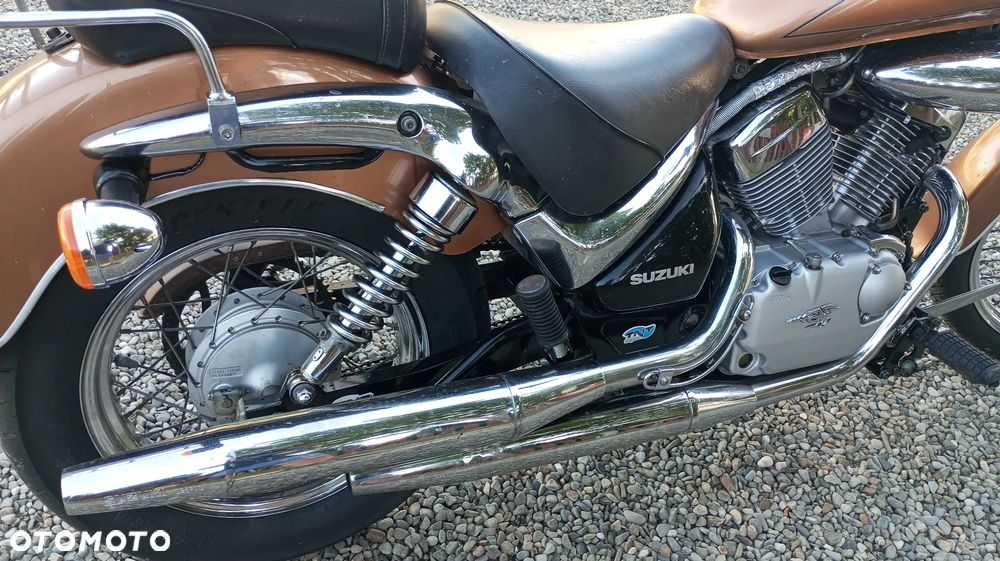 Suzuki Intruder - 1