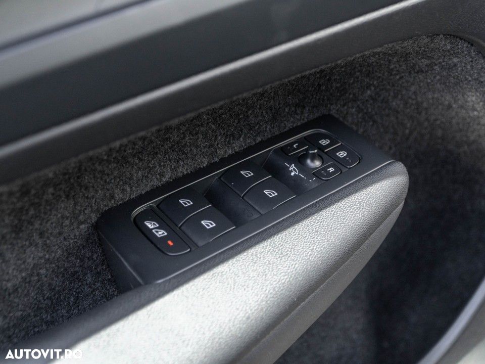 Volvo XC 40 - 25