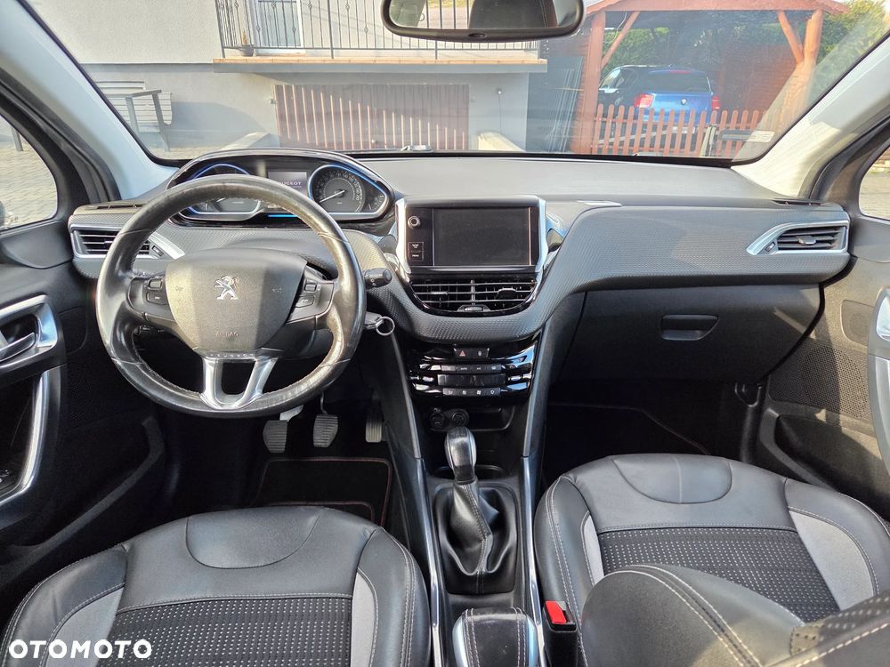Peugeot 2008 1.6 e-HDi Allure S&S - 10