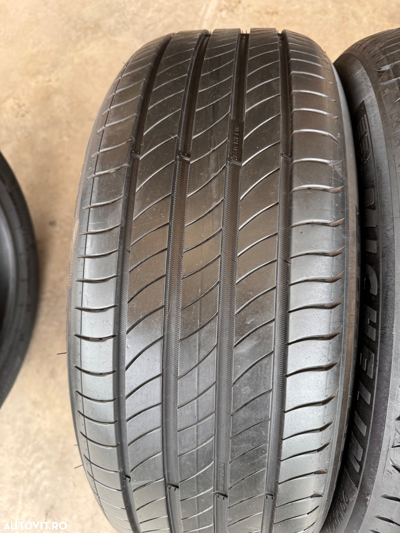 Vând 2 anvelope 235/45/20 michelin de vară ca noi - 2