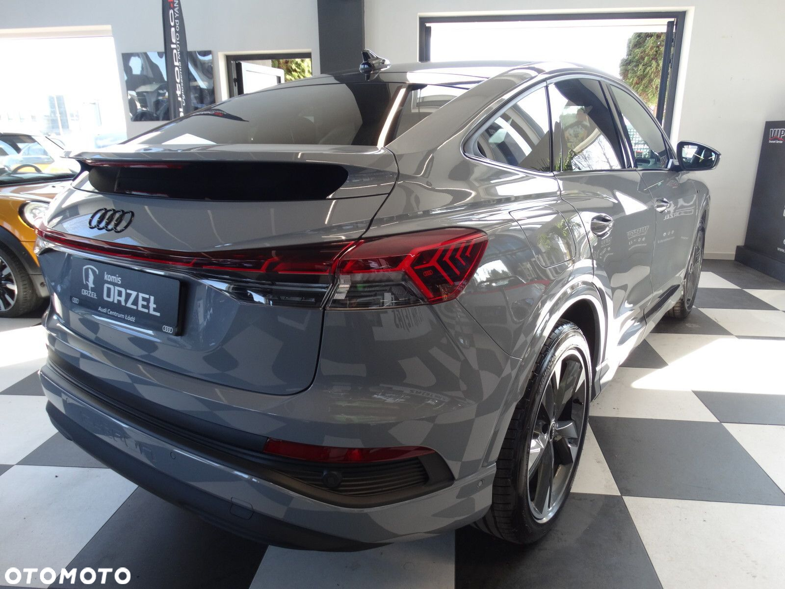 Audi e-tron - 4
